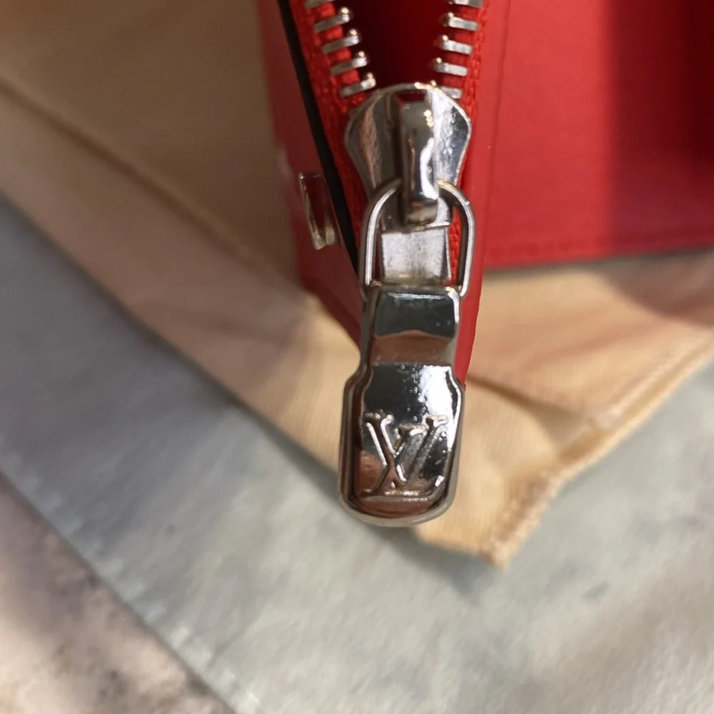 Louis Vuitton Supreme Red Epi Leather Pochette Jour GM Portfolio **HP** - Picture 13 of 14